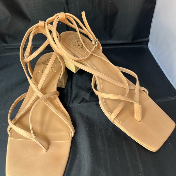 Vince Camuto cream sandals, - Picture 12 of 14